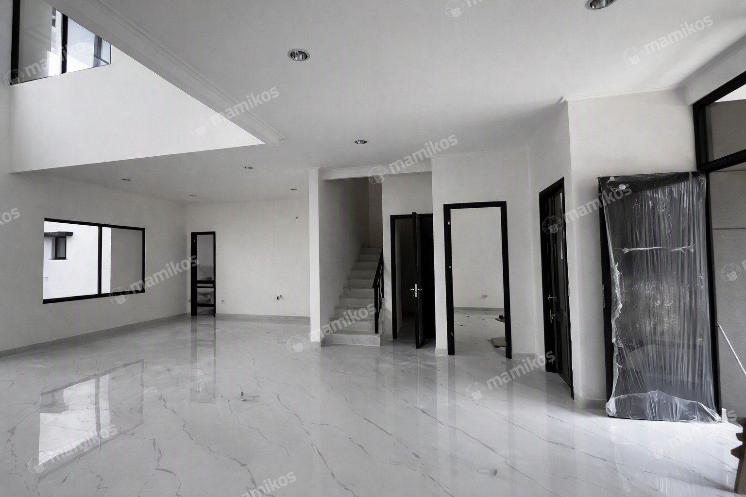 Rumah Sertifikat PPJB 4 Kamar Tidur 4 Kamar Mandi Pantai Indah Kapuk 2 Jakarta Utara - Photo 2