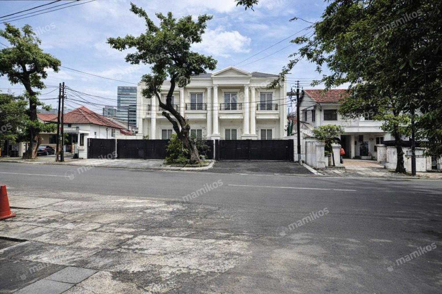 Rumah Sertifikat SHM 4 Kamar Tidur 4 Kamar Mandi Tebet Jakarta Selatan - Photo 2