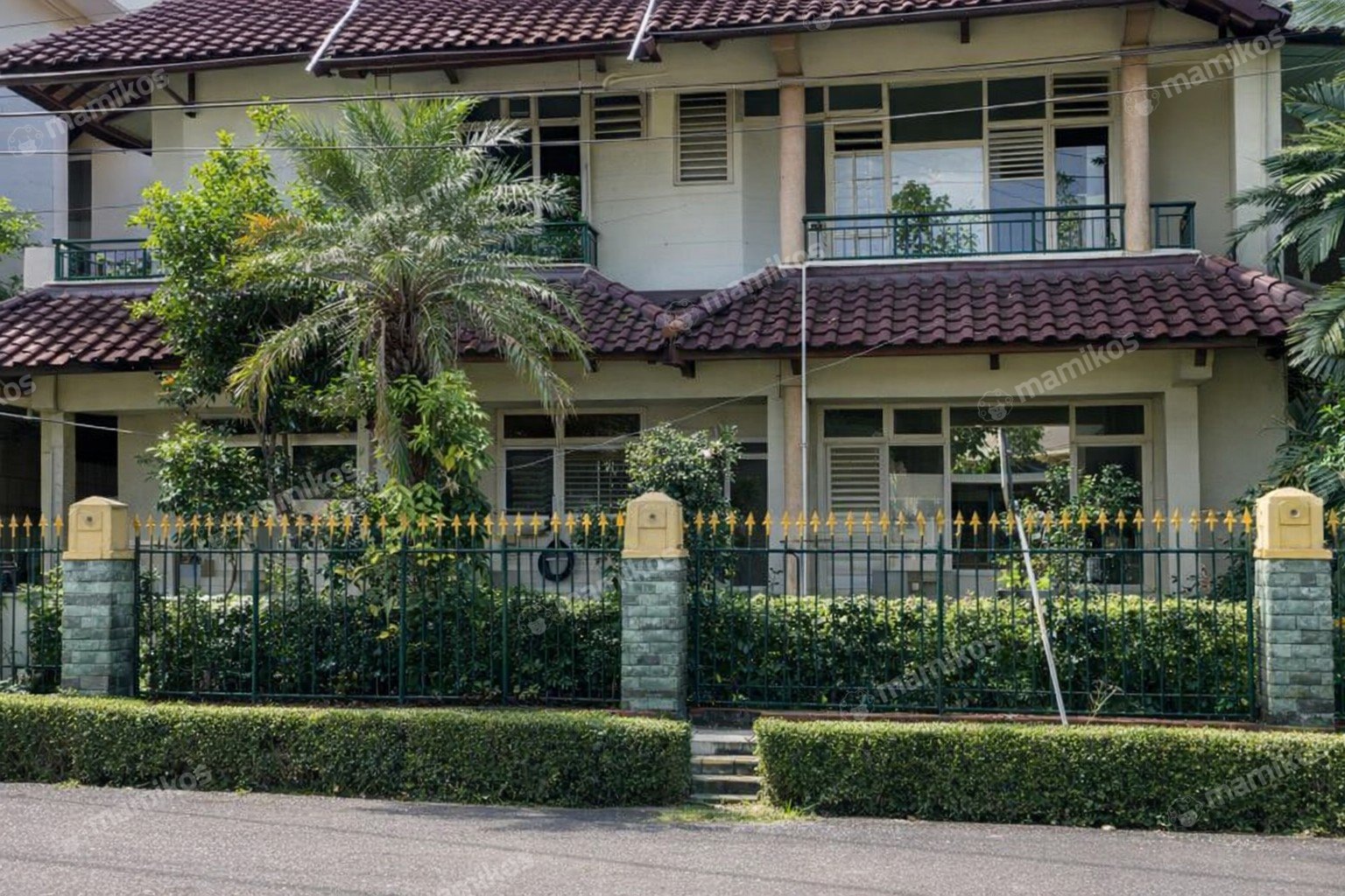 Rumah Sertifikat SHM 8 Kamar Tidur 7 Kamar Mandi Bintaro Jakarta Selatan