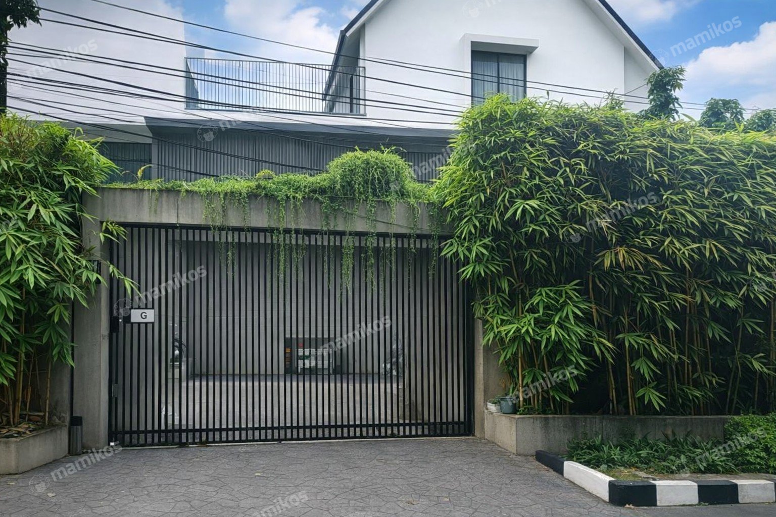 Rumah Sertifikat SHM 4 Kamar Tidur 4 Kamar Mandi Radio Dalam Jakarta Selatan