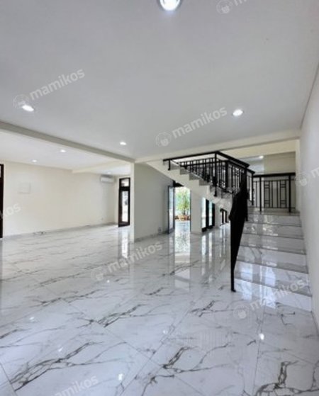 Rumah Sertifikat SHM 5 Kamar Tidur 3 Kamar Mandi Menteng Jakarta Pusat - Photo 2