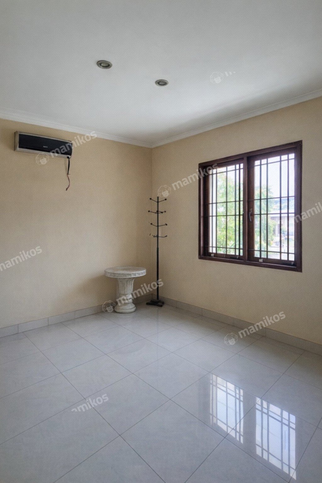 Rumah Sertifikat SHM 6 Kamar Tidur 3 Kamar Mandi Kelapa Gading Jakarta Utara - Photo 2