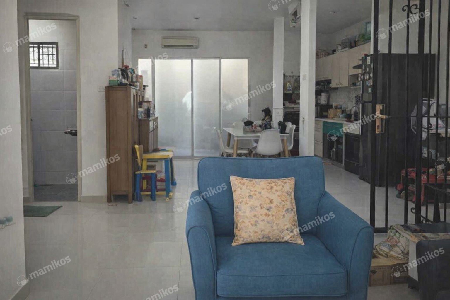 Rumah Sertifikat SHM 3 Kamar Tidur 3 Kamar Mandi Kota Wisata Jakarta Timur - Photo 2