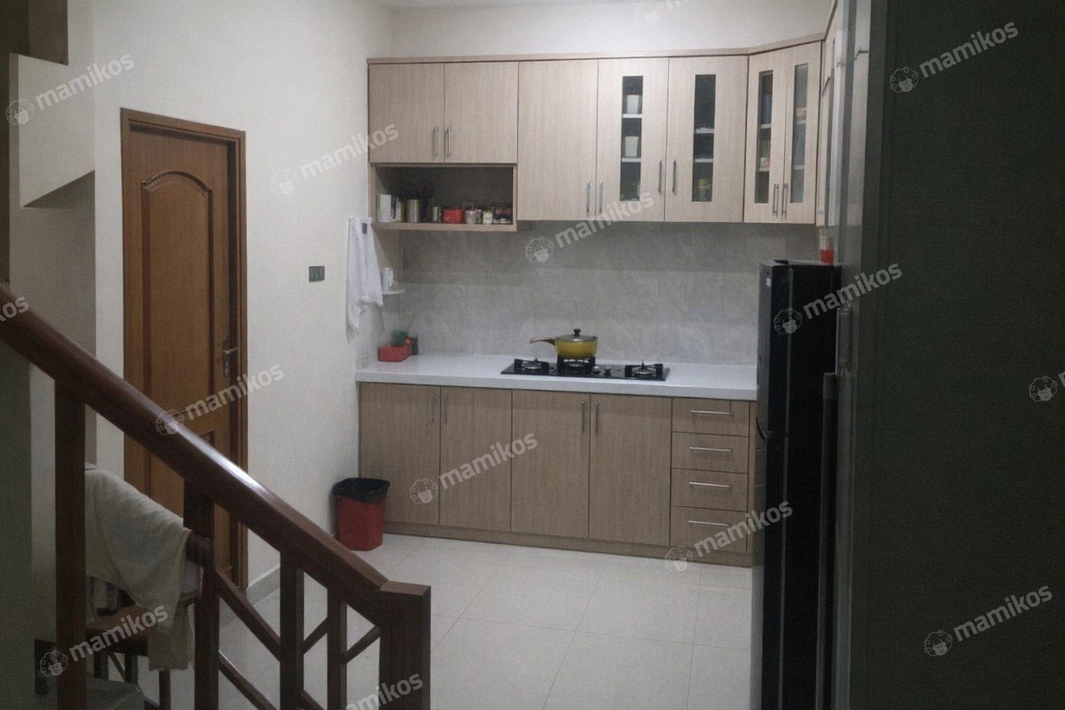 Rumah Sertifikat SHM 5 Kamar Tidur 6 Kamar Mandi Taman Surya Jakarta Barat - Photo 4