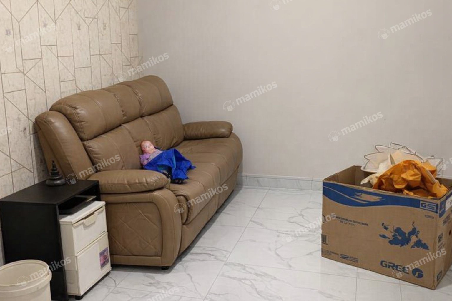 Rumah Sertifikat SHM 3 Kamar Tidur 4 Kamar Mandi Taman Surya Jakarta Barat
