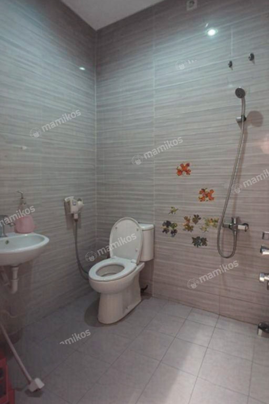Rumah Sertifikat SHM 3 Kamar Tidur 4 Kamar Mandi Taman Surya Jakarta Barat - Photo 2