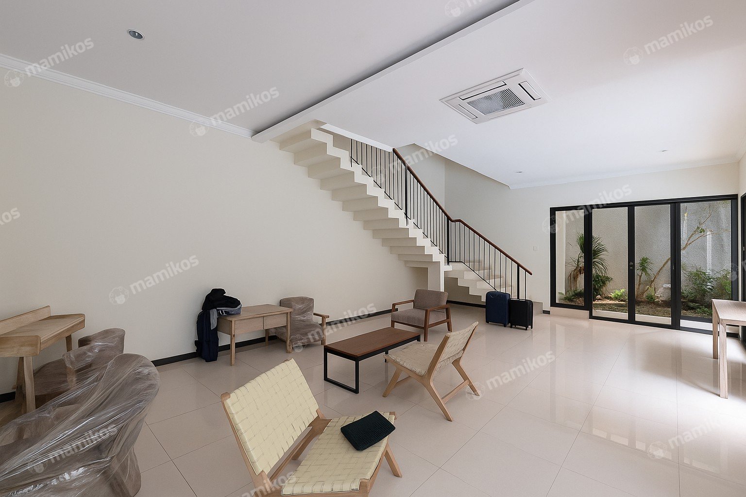 Rumah Sertifikat SHM 3 Kamar Tidur 3 Kamar Mandi Kemang Jakarta Selatan - Photo 4