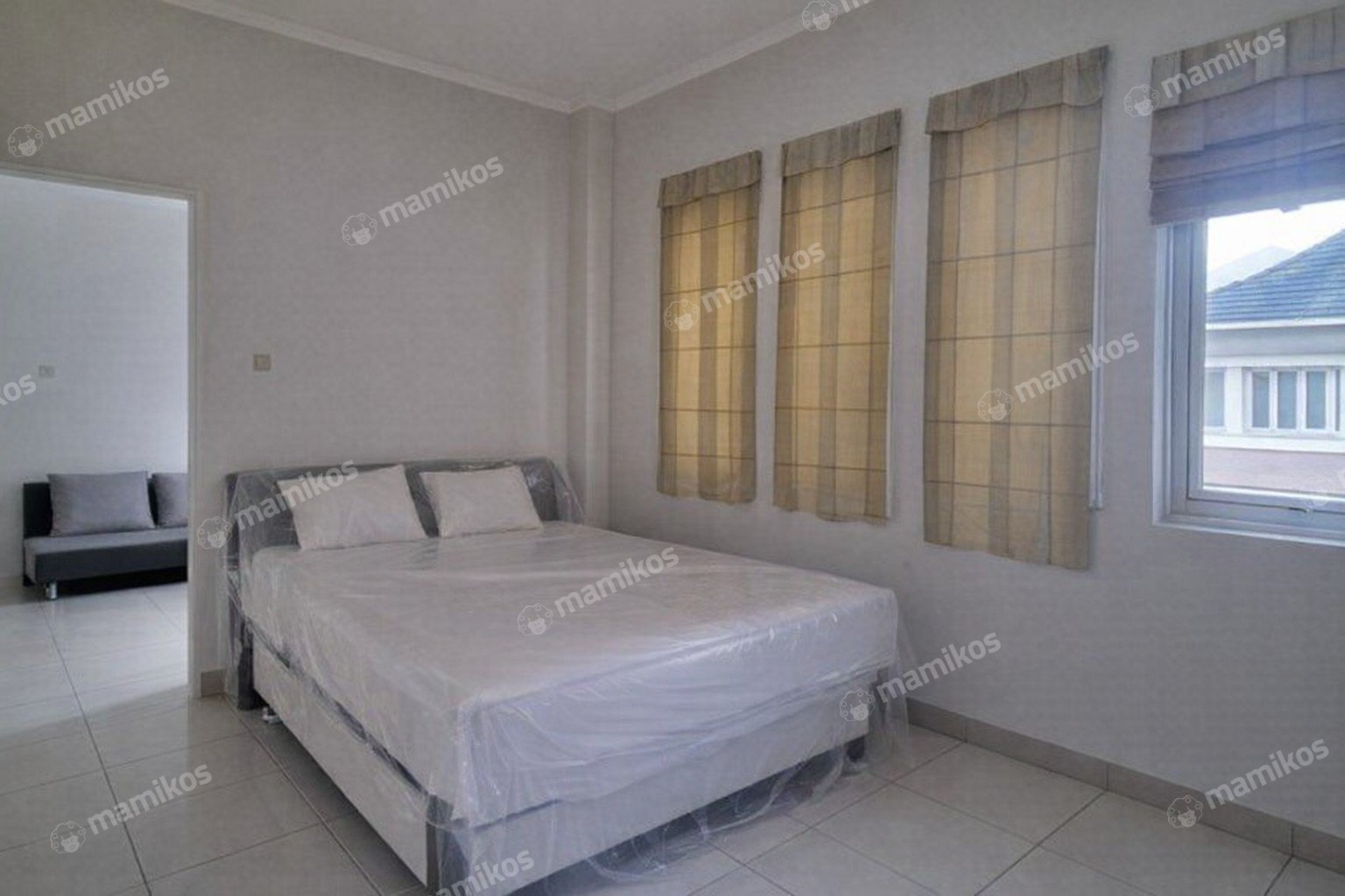 Rumah Sertifikat SHM 5 Kamar Tidur 4 Kamar Mandi Kota Wisata Jakarta Timur - Photo 5