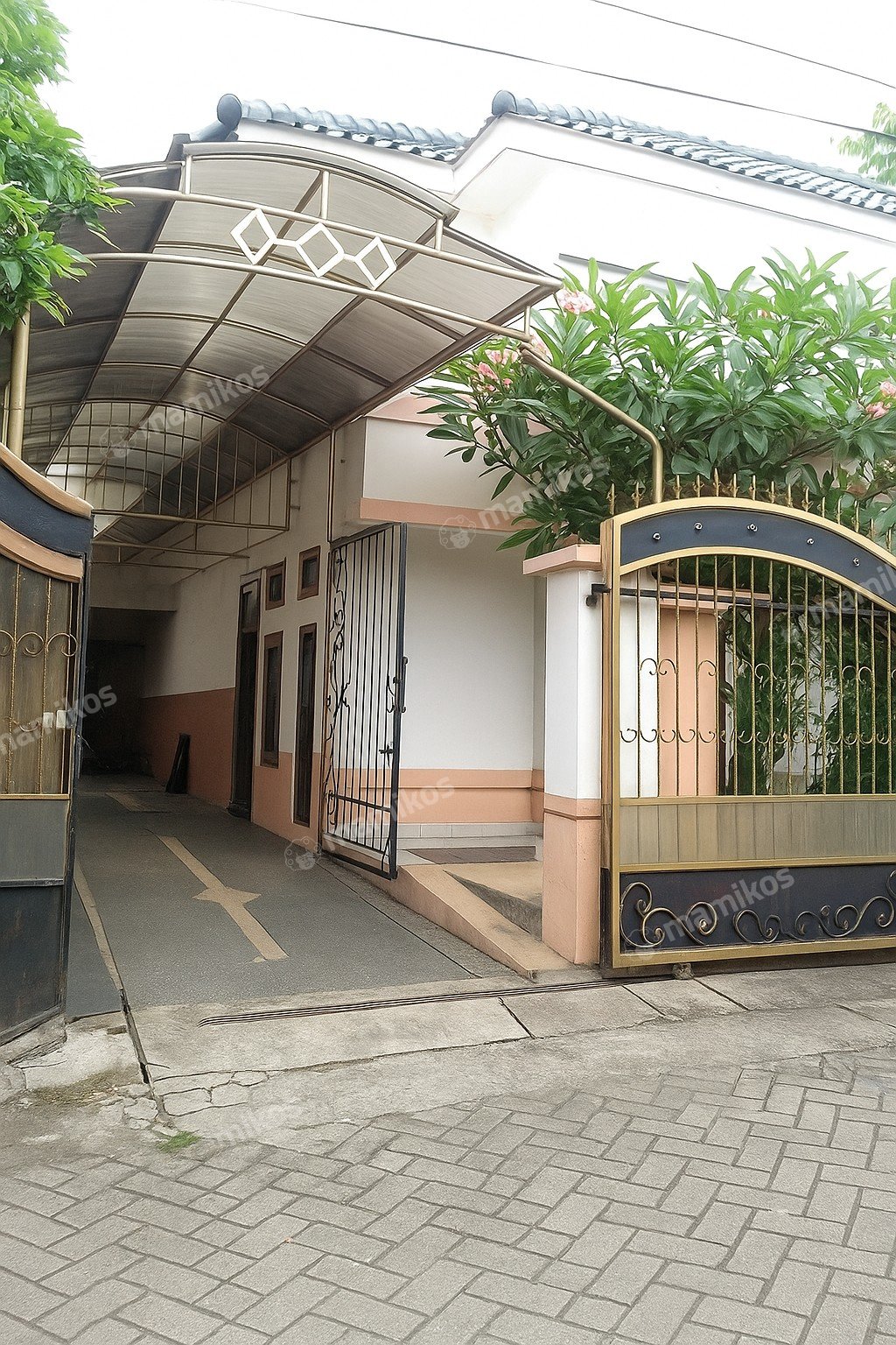 Rumah Sertifikat SHM 3 Kamar Tidur 3 Kamar Mandi Citra Garden Jakarta Barat - Photo 2