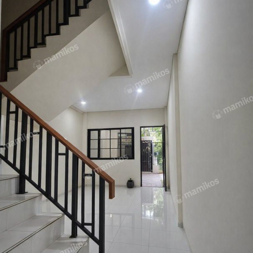 Rumah Sertifikat SHM 4 Kamar Tidur 4 Kamar Mandi Tanjung Duren Jakarta Barat - Photo 4
