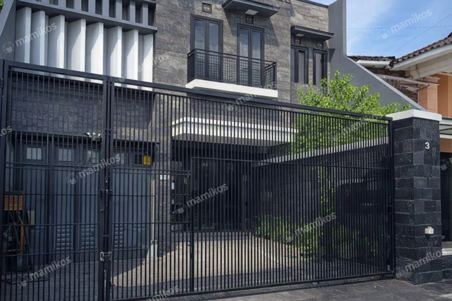 Rumah Sertifikat SHM 4 Kamar Tidur 4 Kamar Mandi Kav DKI Jakarta Barat