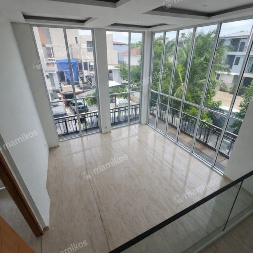 Rumah Sertifikat SHM 3 Kamar Tidur 3 Kamar Mandi Pantai Indah Kapuk Jakarta Utara - Photo 2