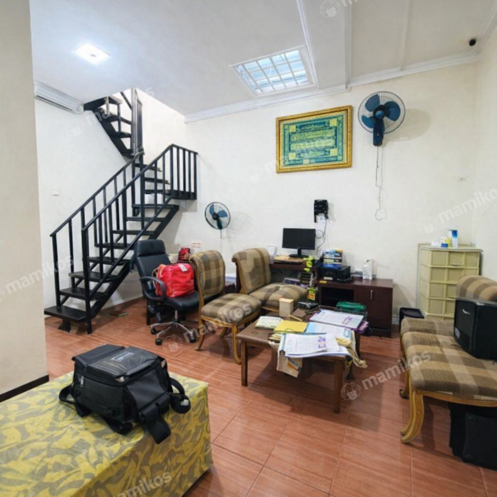 Rumah Sertifikat SHM 3 Kamar Tidur 3 Kamar Mandi Green Lake City Jakarta Barat - Photo 4