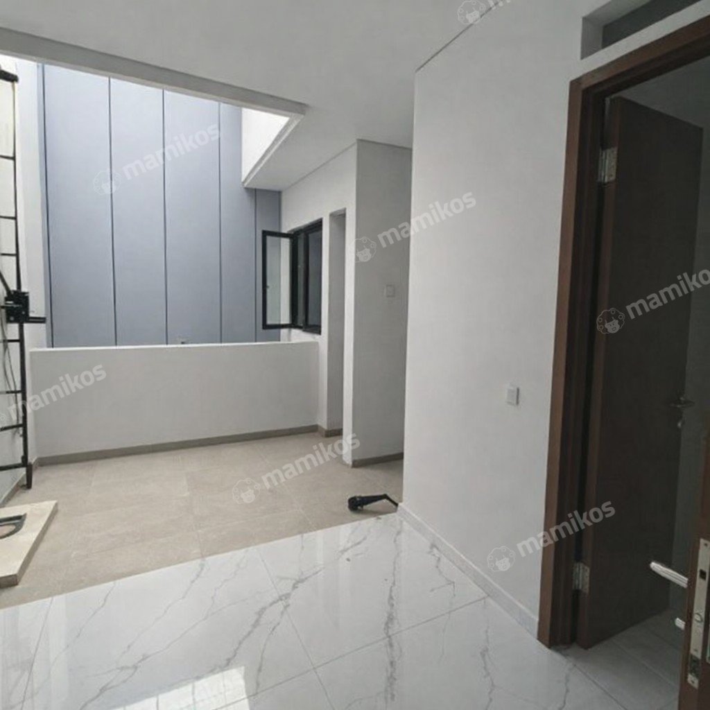 Rumah Sertifikat SHM 4 Kamar Tidur 4 Kamar Mandi Sunrise Garden Jakarta Barat - Photo 2