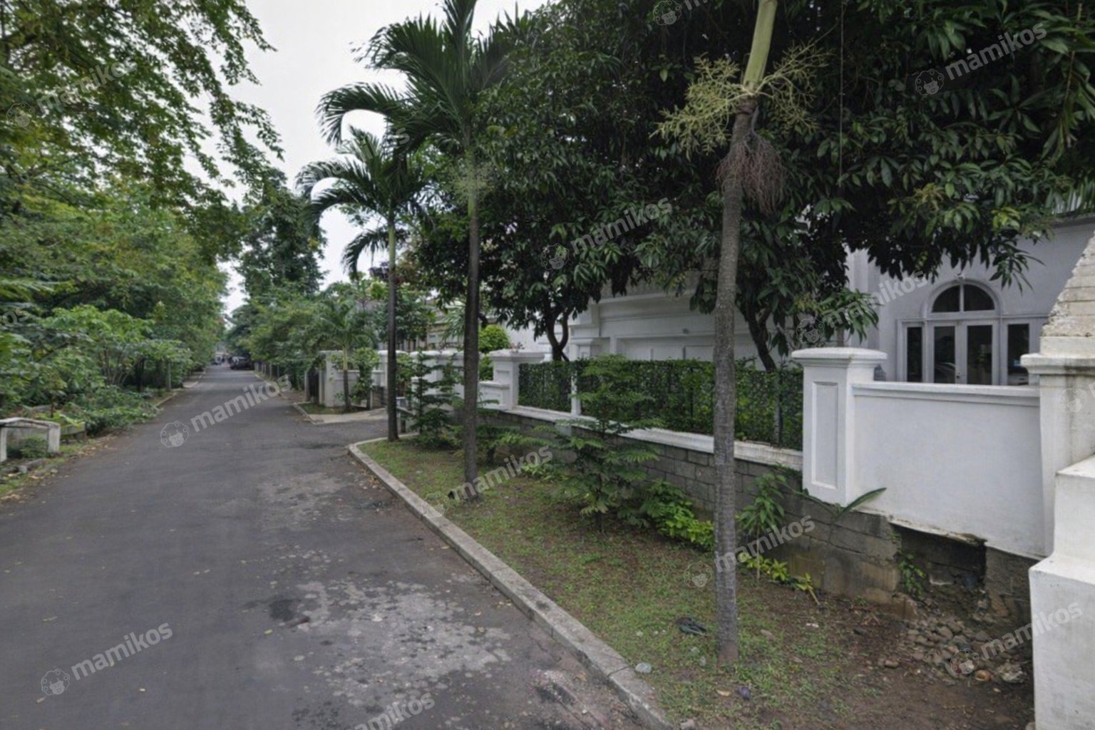 Rumah 5 Kamar Tidur 3 Kamar Mandi 1 Lantai Permata Hijau Jakarta Selatan - Photo 1