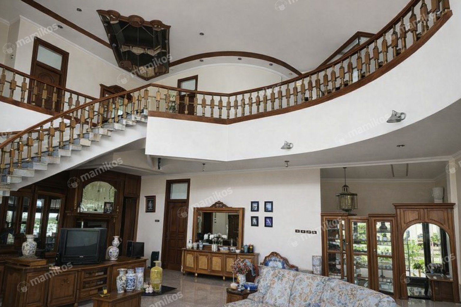 Rumah Sertifikat SHM 5 Kamar Tidur 4 Kamar Mandi Sunter Jakarta Utara