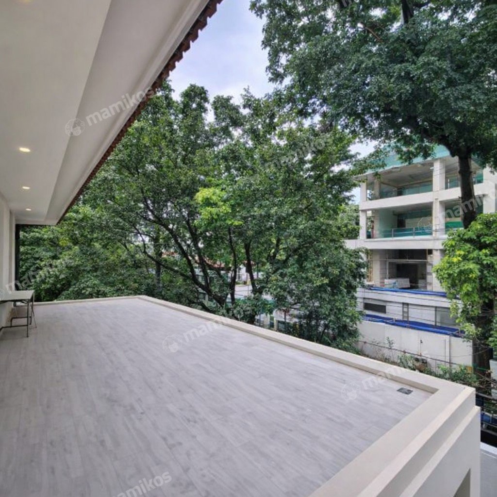 Rumah Sertifikat SHM 9 Kamar Tidur 4 Kamar Mandi Senopati Jakarta Selatan - Photo 3