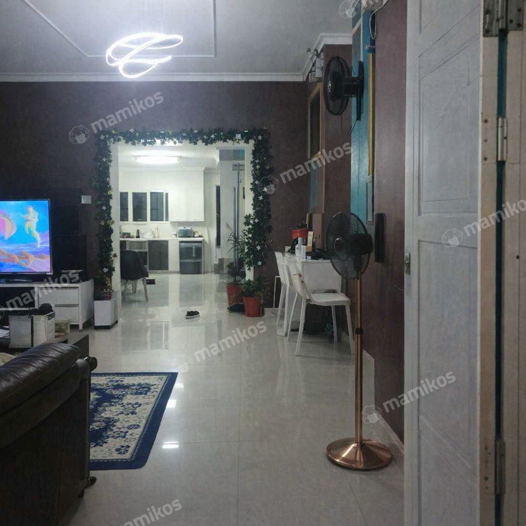 Rumah Sertifikat SHM 3 Kamar Tidur 3 Kamar Mandi Kota Wisata Jakarta Timur - Photo 2