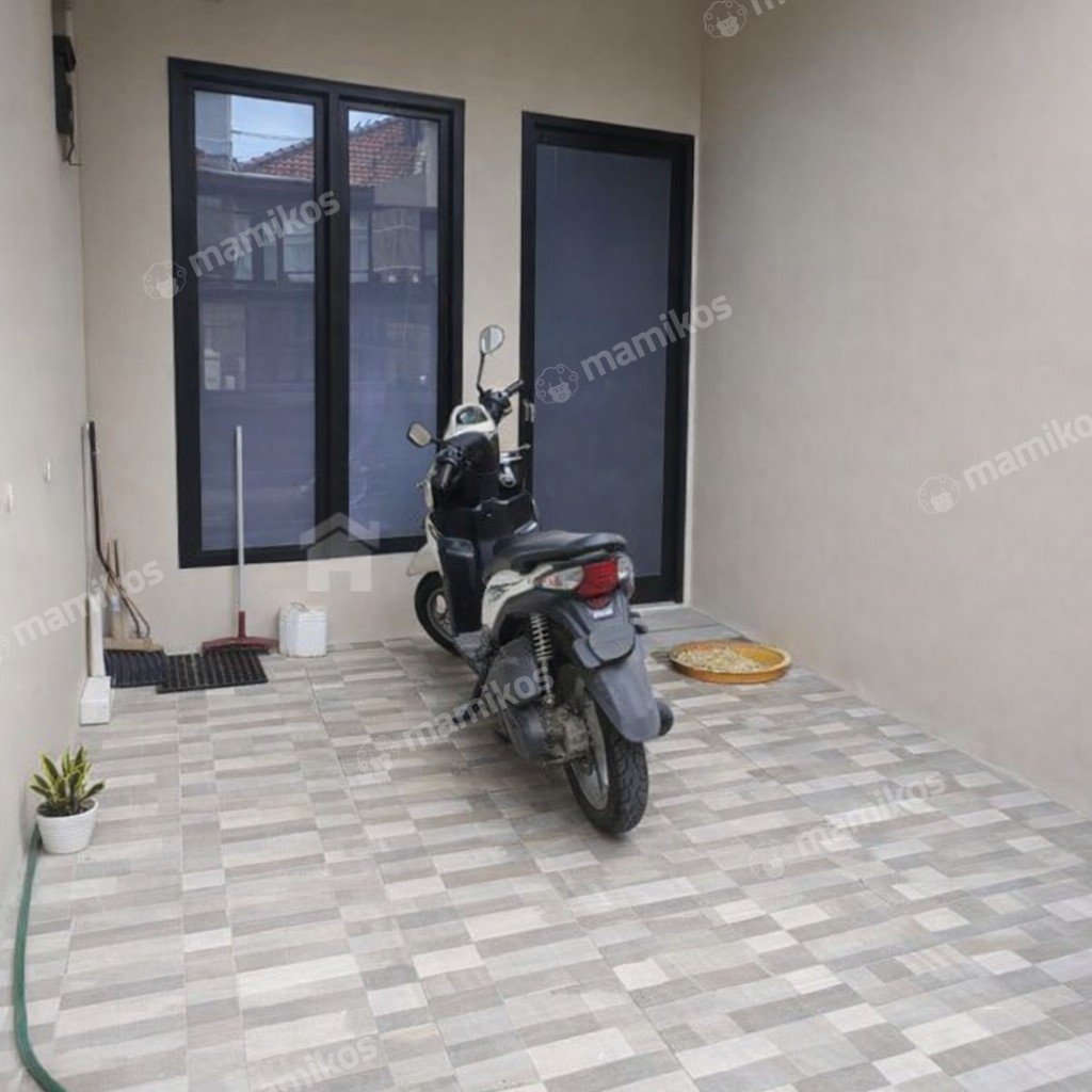 Rumah Sertifikat SHM 3 Kamar Tidur 3 Kamar Mandi Kebon Jeruk Jakarta Barat - Photo 2
