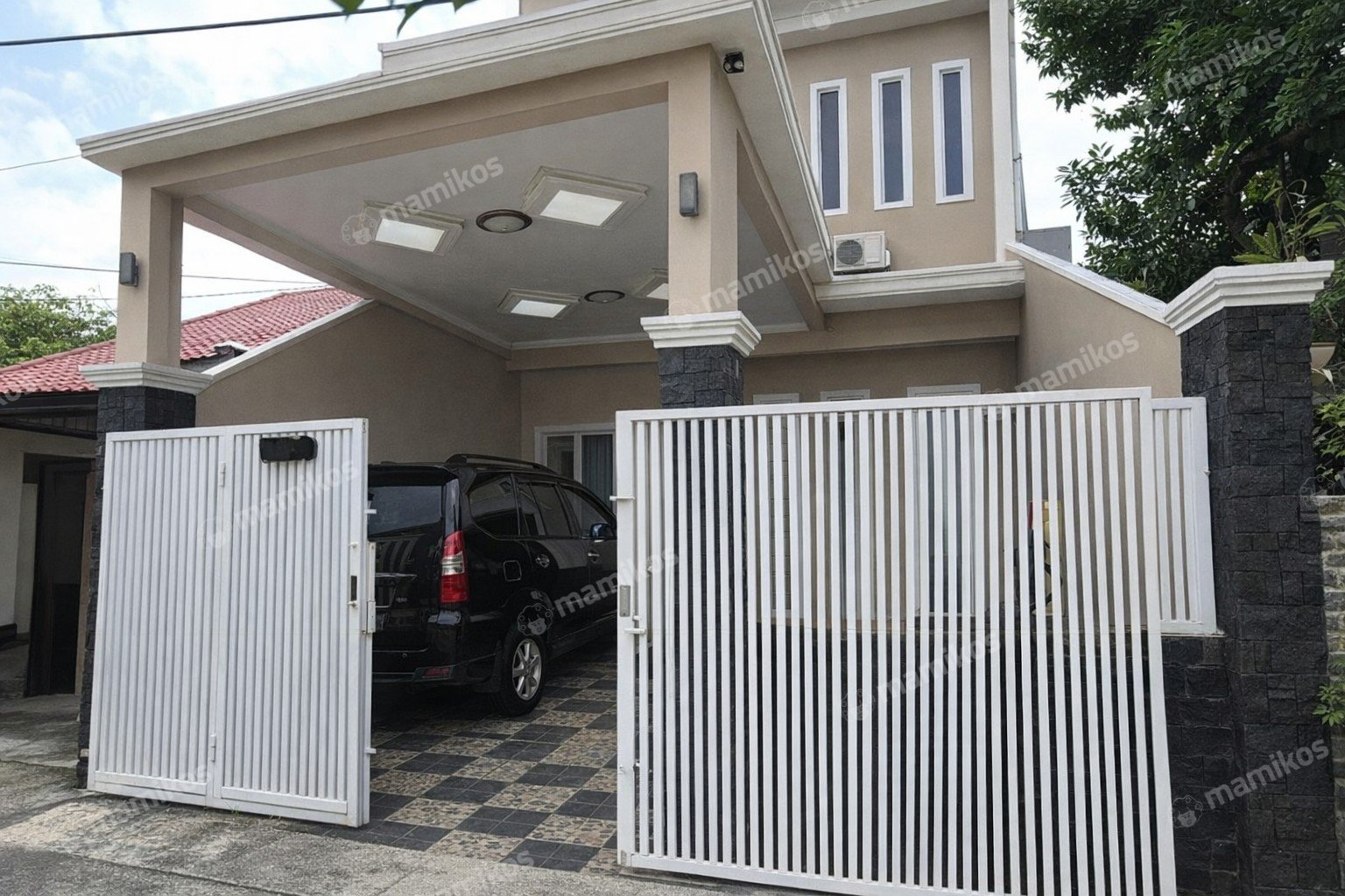 Rumah Sertifikat SHM 5 Kamar Tidur 5 Kamar Mandi Joglo Jakarta Barat
