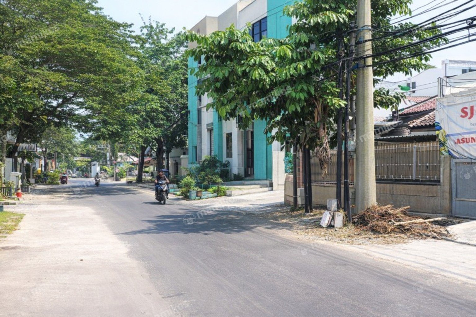 Rumah Sertifikat SHM 3 Kamar Tidur 3 Kamar Mandi Joglo Jakarta Barat - Photo 2