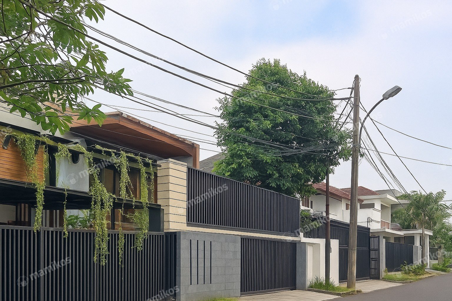 Rumah Sertifikat SHM 3 Kamar Tidur 3 Kamar Mandi Gandaria Jakarta Selatan