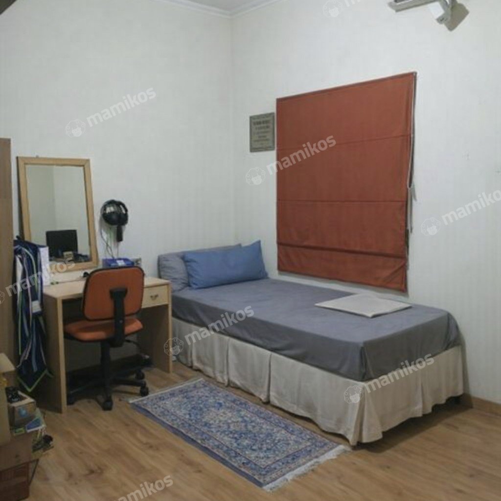Rumah Sertifikat SHM 3 Kamar Tidur 3 Kamar Mandi Gandaria Jakarta Selatan - Photo 4