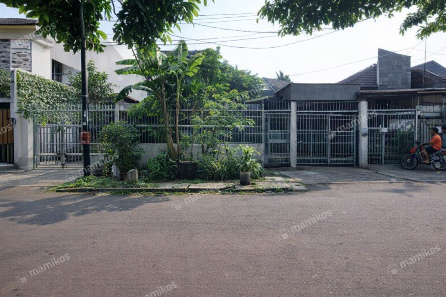 Rumah Sertifikat SHM 4 Kamar Tidur 3 Kamar Mandi Pulomas Jakarta Timur - Photo 2