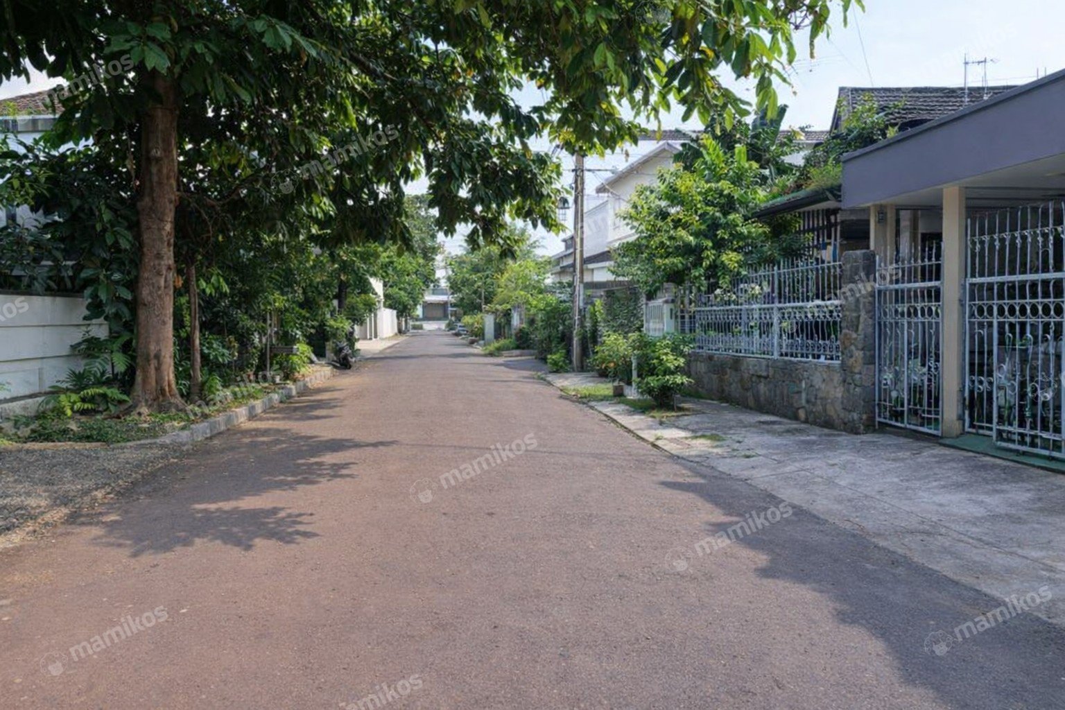 Rumah Sertifikat SHM 4 Kamar Tidur 3 Kamar Mandi Pulomas Jakarta Timur - Photo 4