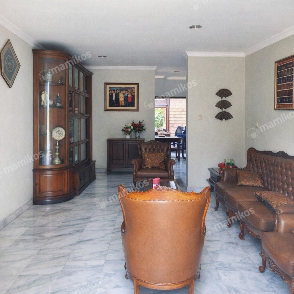 Rumah Sertifikat SHM 7 Kamar Tidur 4 Kamar Mandi Cipete Jakarta Selatan - Photo 2