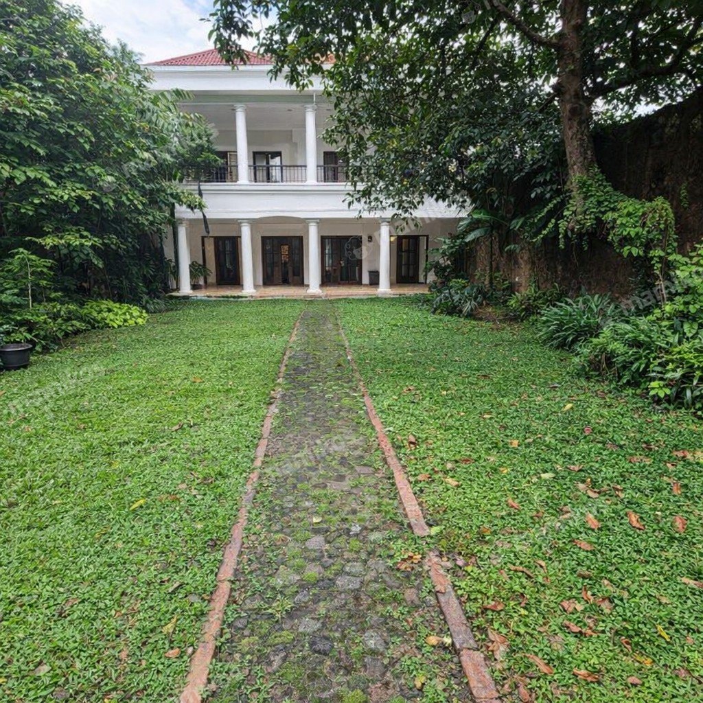 Rumah Sertifikat SHM 5 Kamar Tidur 4 Kamar Mandi Kemang Jakarta Selatan - Photo 4