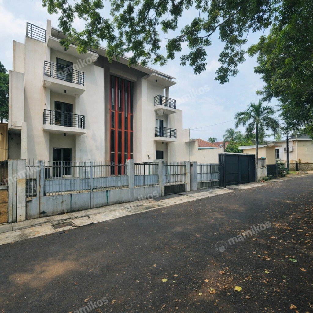 Rumah Sertifikat SHM 11 Kamar Tidur 11 Kamar Mandi Senopati Jakarta Selatan - Photo 2
