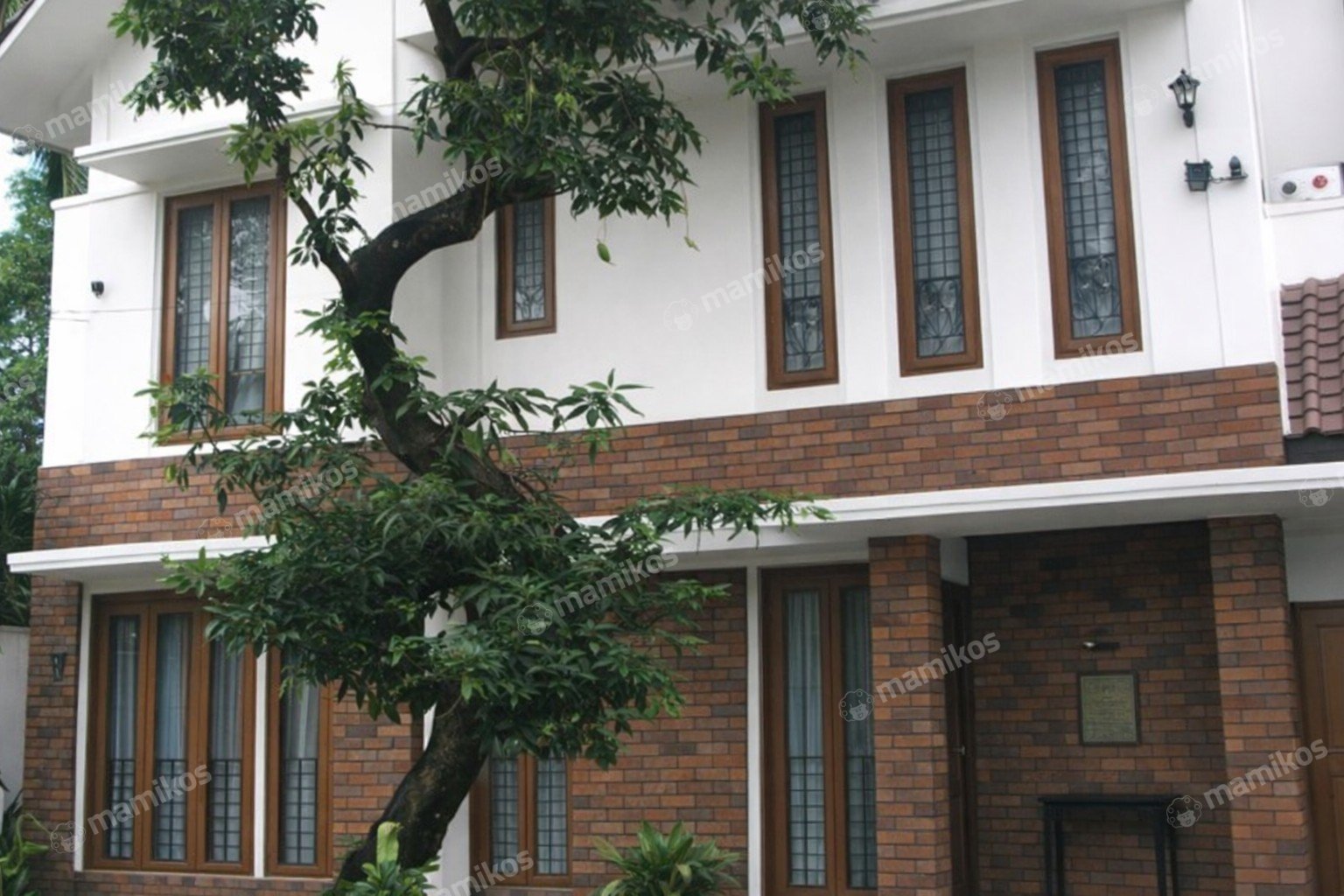 Rumah Sertifikat SHM 7 Kamar Tidur 3 Kamar Mandi Kemang Jakarta Selatan