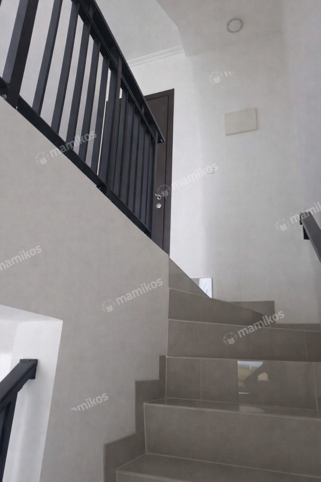 Rumah Sertifikat PPJB 3 Kamar Tidur 3 Kamar Mandi Pantai Indah Kapuk 2 Jakarta Utara - Photo 5