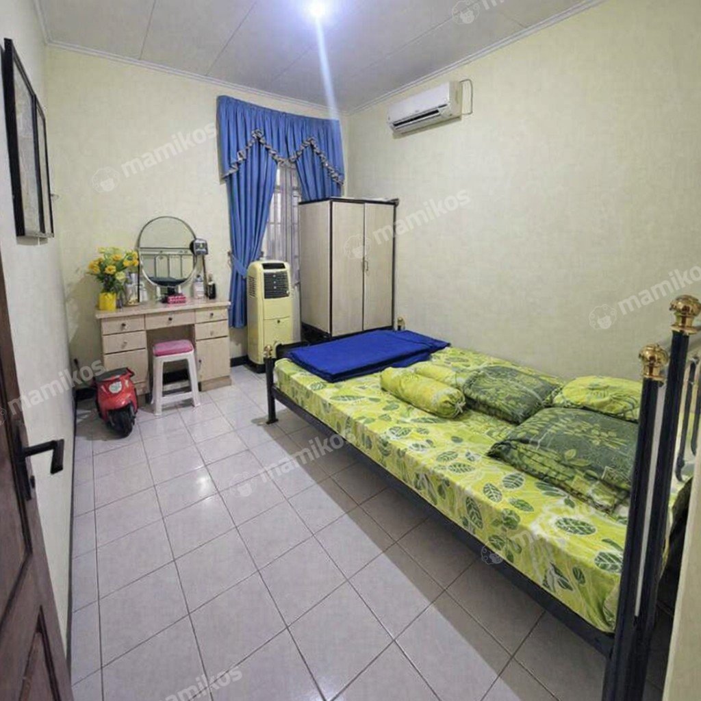 Rumah Sertifikat SHM 7 Kamar Tidur 5 Kamar Mandi Duren Sawit Jakarta Timur - Photo 2