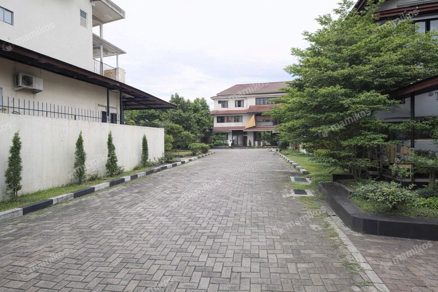 Rumah Sertifikat SHM 4 Kamar Tidur 3 Kamar Mandi Kramat Jati Jakarta Timur - Photo 3