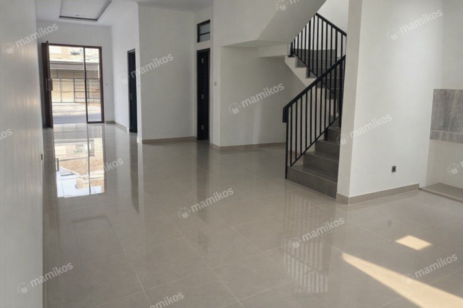 Rumah Sertifikat SHM 4 Kamar Tidur 4 Kamar Mandi Meruya Jakarta Barat