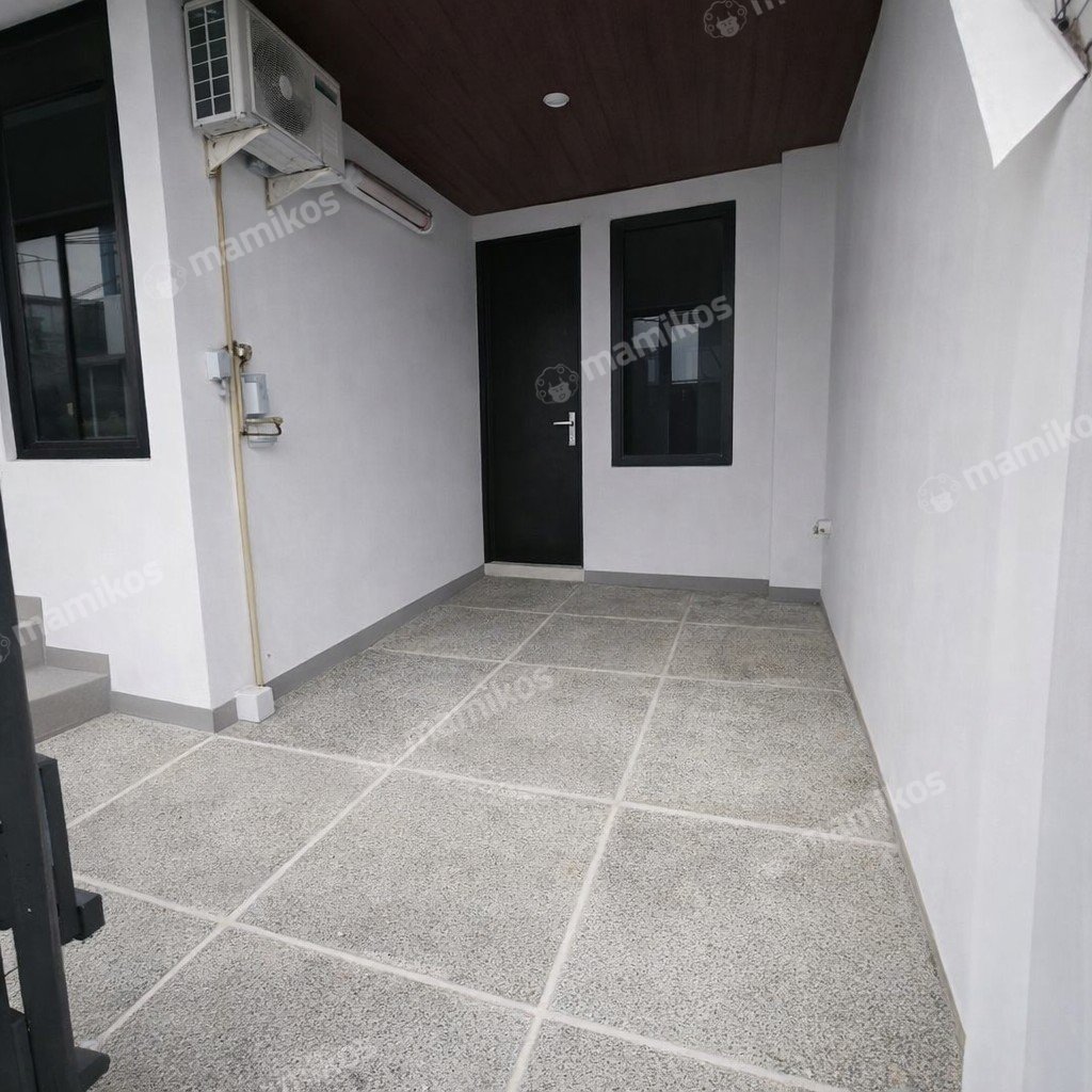 Rumah Sertifikat SHM 5 Kamar Tidur 4 Kamar Mandi Puri Indah Jakarta Barat - Photo 2