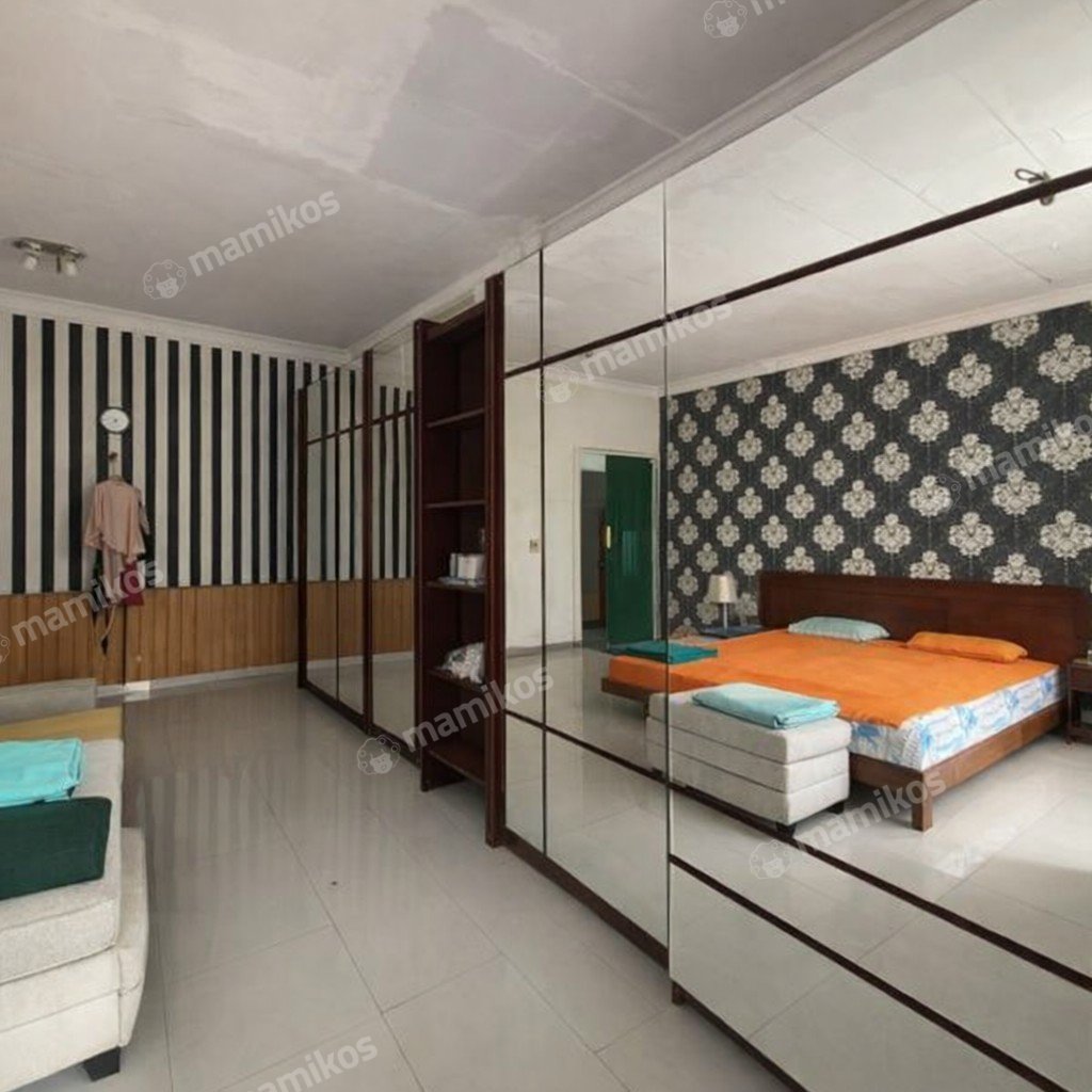 Rumah Sertifikat SHM 6 Kamar Tidur 5 Kamar Mandi Cilandak Jakarta Selatan - Photo 2