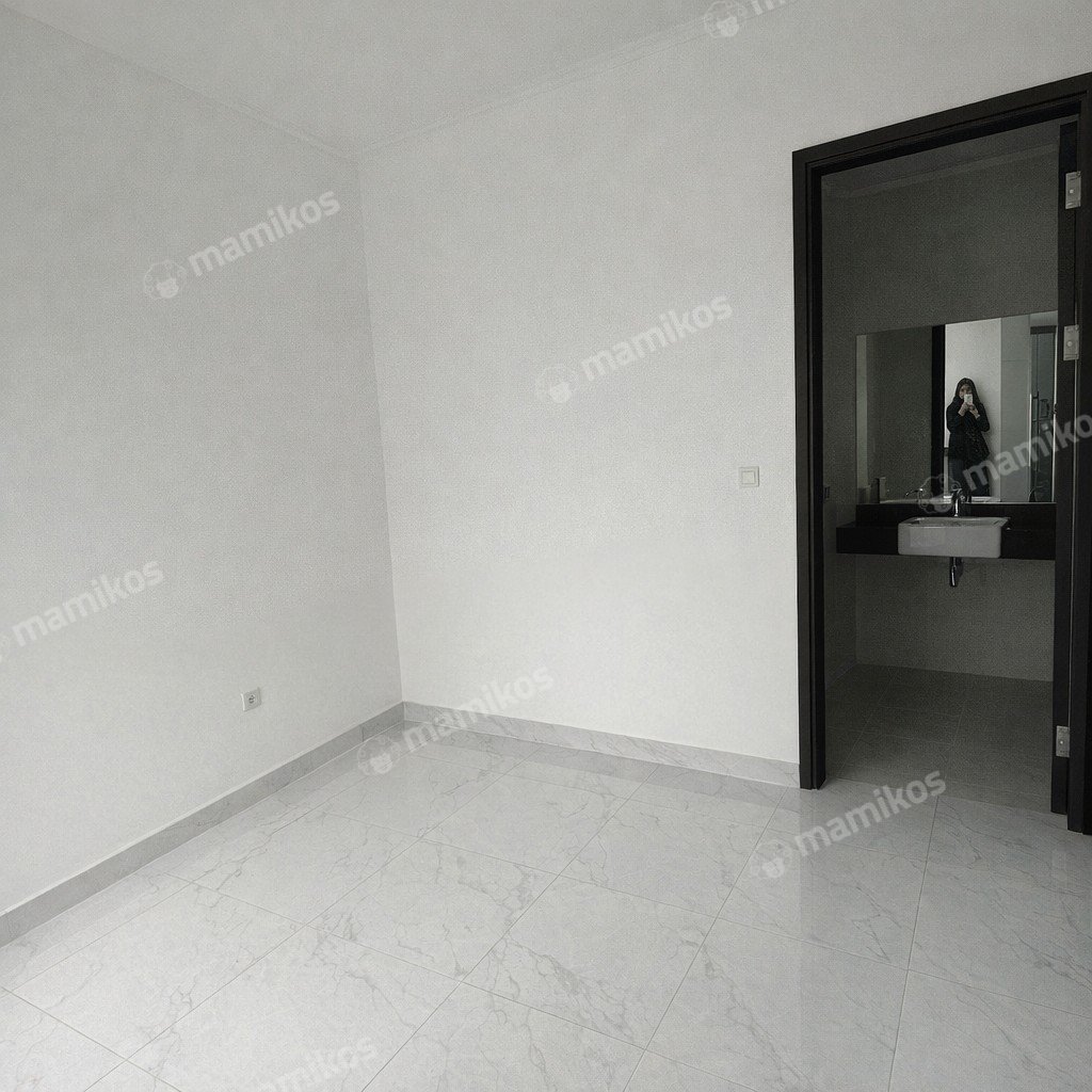 Rumah Sertifikat PPJB 3 Kamar Tidur 3 Kamar Mandi Golf Island Jakarta Utara - Photo 4