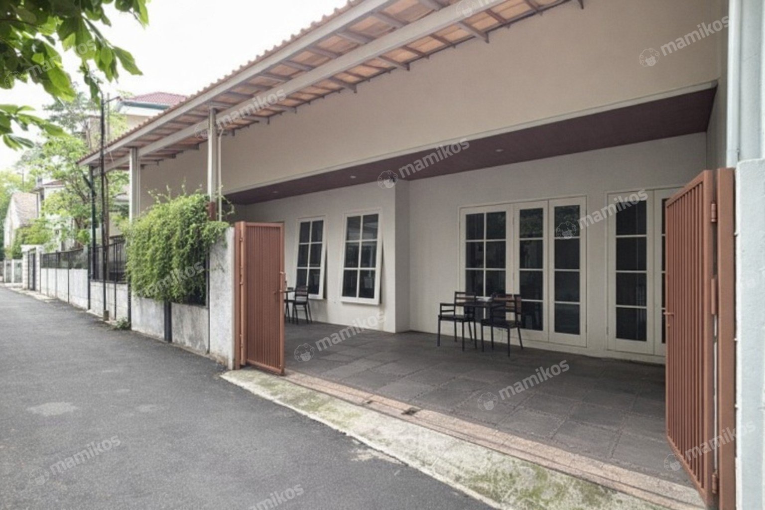 Rumah Sertifikat SHM 4 Kamar Tidur 3 Kamar Mandi Tebet Jakarta Selatan