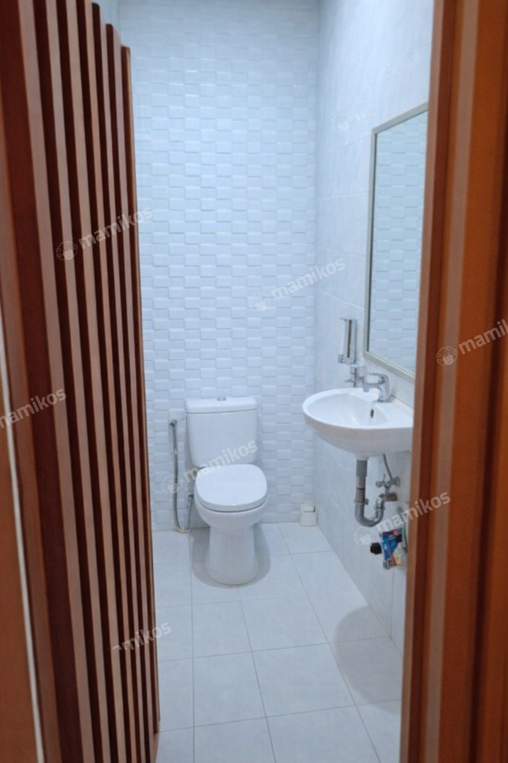 Rumah Sertifikat SHM 4 Kamar Tidur 5 Kamar Mandi Raffles Hills Jakarta Timur - Photo 3