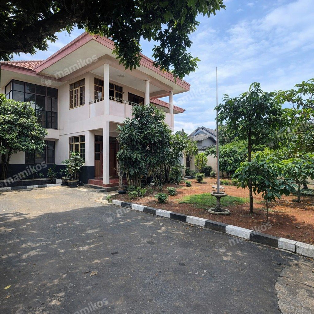 Rumah 12 Kamar Tidur 8 Kamar Mandi 3 Lantai Joglo Jakarta Barat - Photo 4