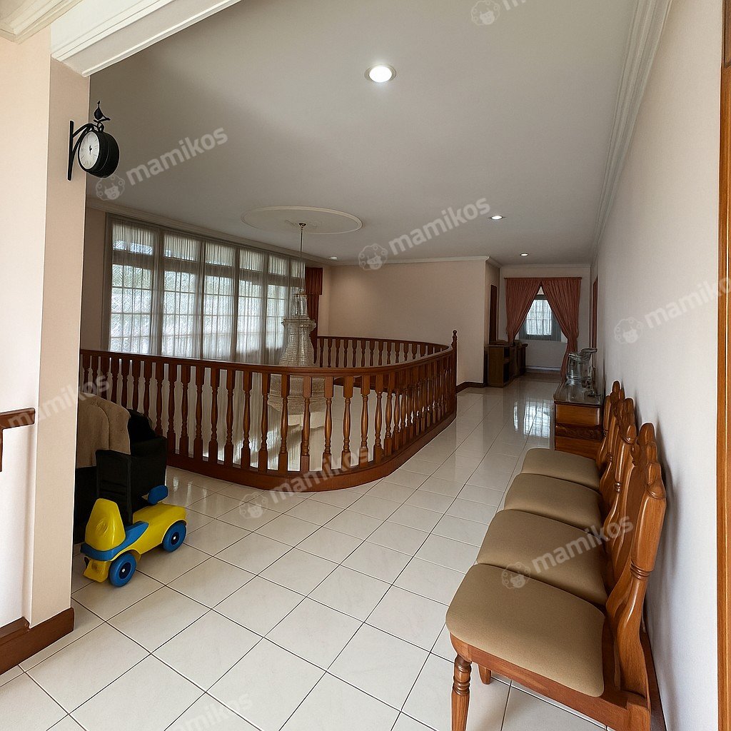 Rumah 12 Kamar Tidur 8 Kamar Mandi 3 Lantai Joglo Jakarta Barat - Photo 5