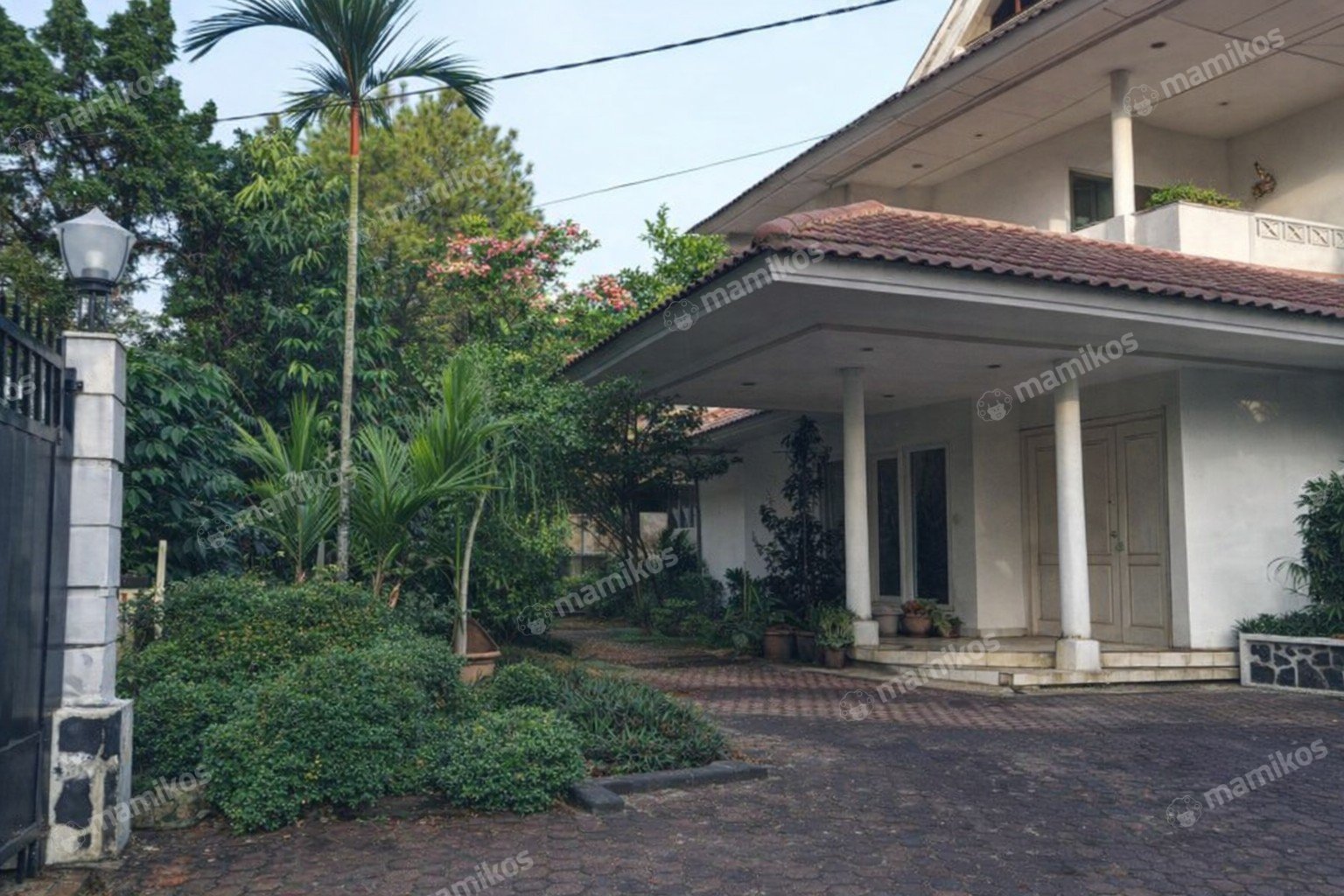 Rumah Sertifikat HGB 5 Kamar Tidur 5 Kamar Mandi Lebak Bulus Jakarta Selatan