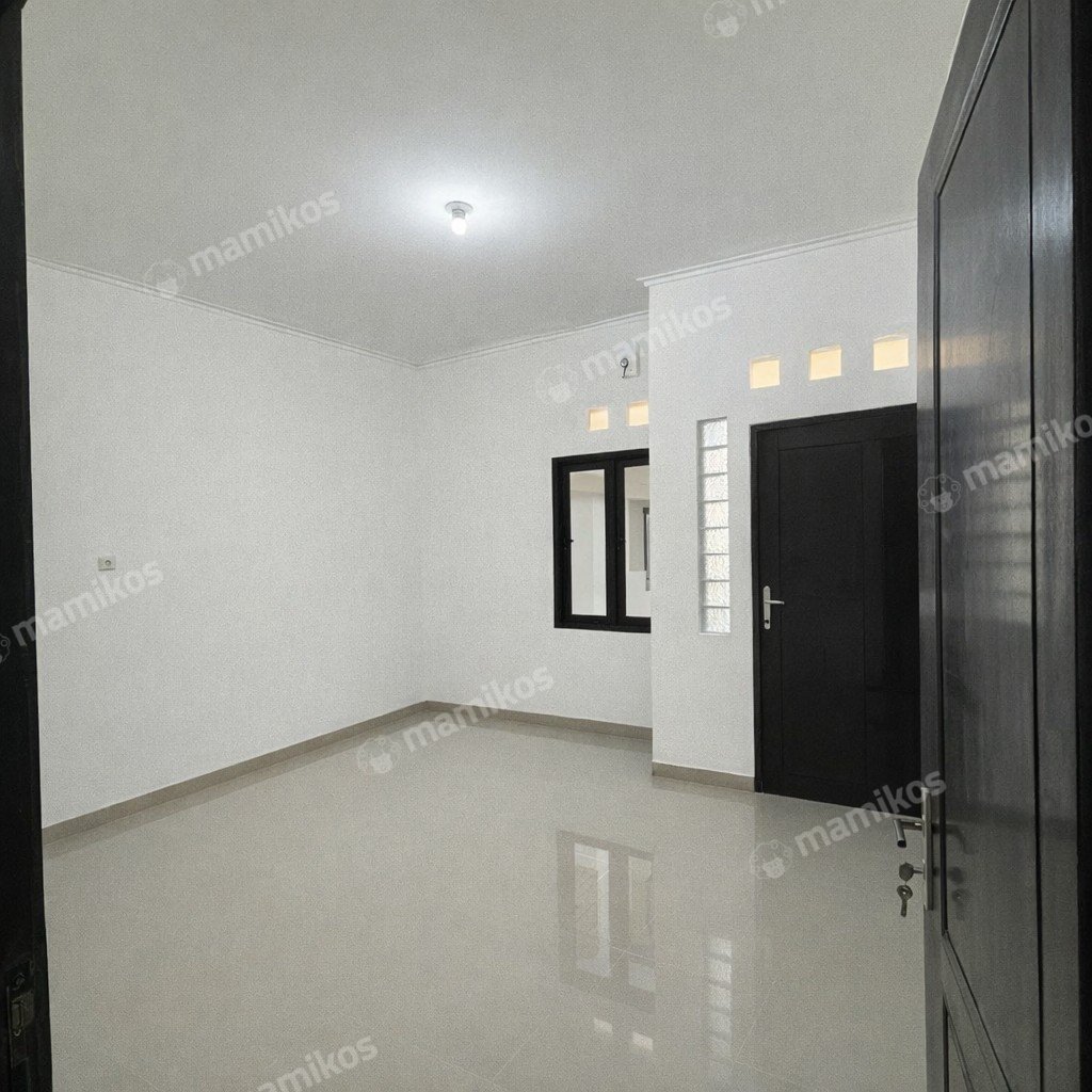 Rumah Sertifikat SHM 4 Kamar Tidur 3 Kamar Mandi Tanjung Duren Jakarta Barat - Photo 5