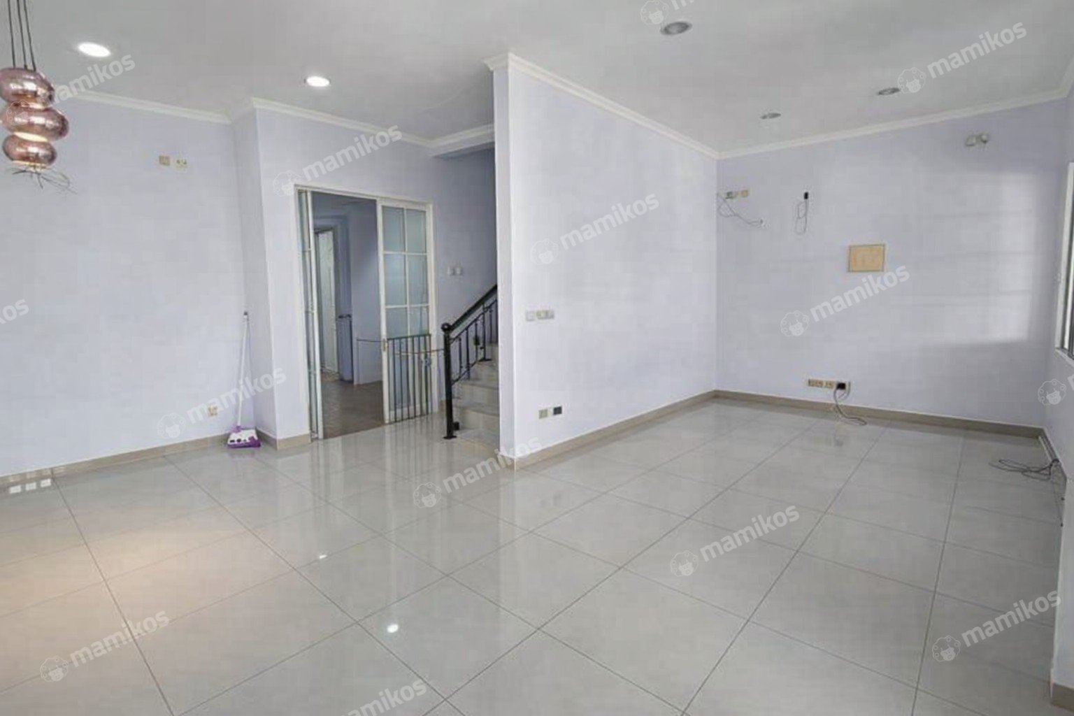Rumah Sertifikat SHM 4 Kamar Tidur 4 Kamar Mandi Green Lake City Jakarta Barat