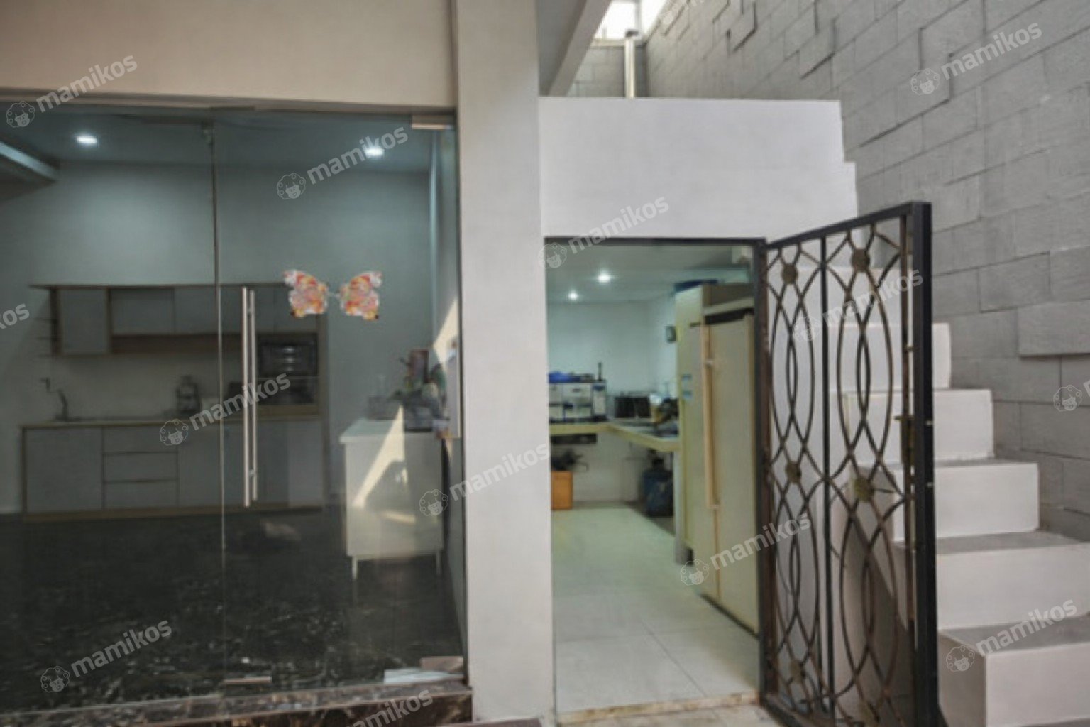 Rumah Sertifikat HGB 4 Kamar Tidur 3 Kamar Mandi Pantai Indah Kapuk Jakarta Utara - Photo 2