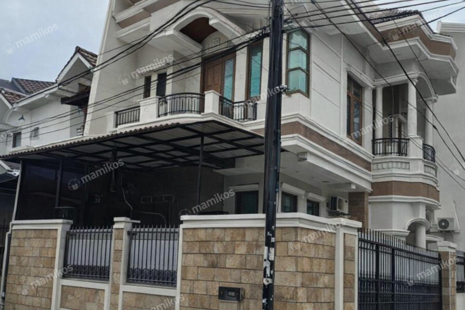Rumah Sertifikat HGB 5 Kamar Tidur 3 Kamar Mandi Sunter Jakarta Utara