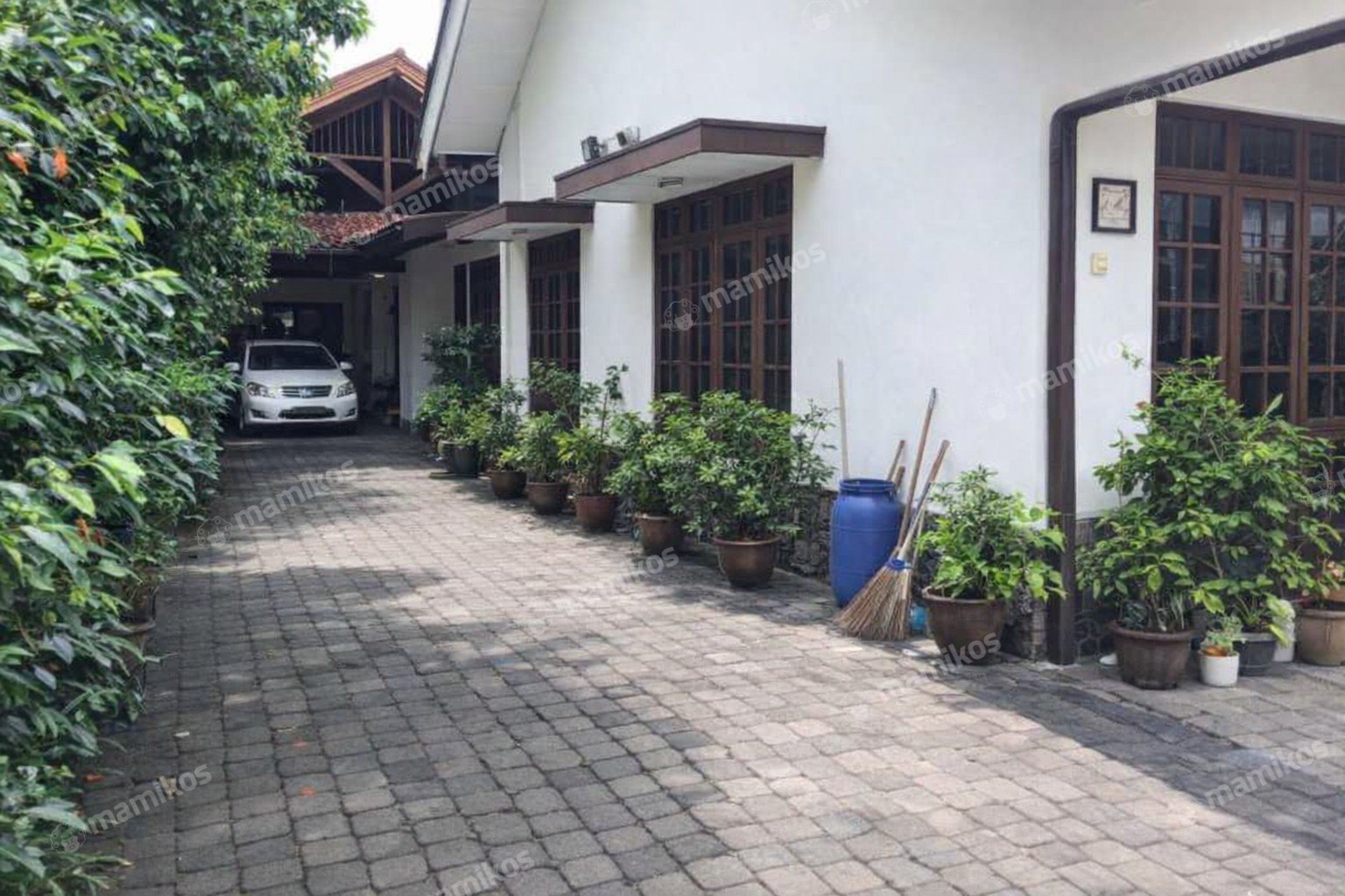 Rumah Sertifikat SHM 7 Kamar Tidur 3 Kamar Mandi Kramat Jati Jakarta Timur - Photo 2